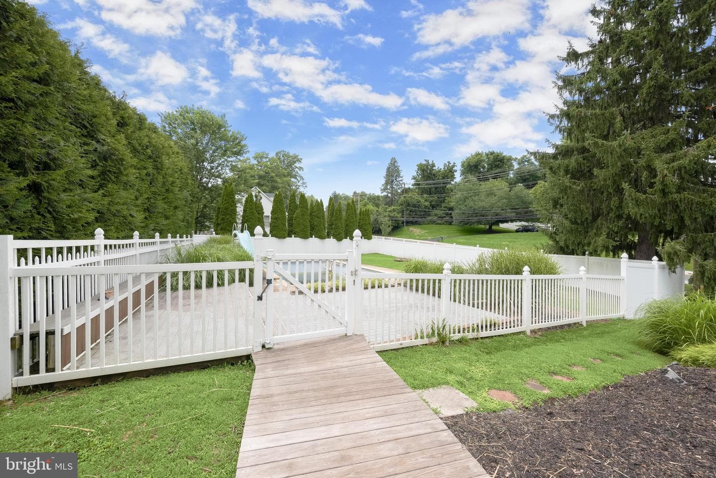 9905 Frederick Road photo 40