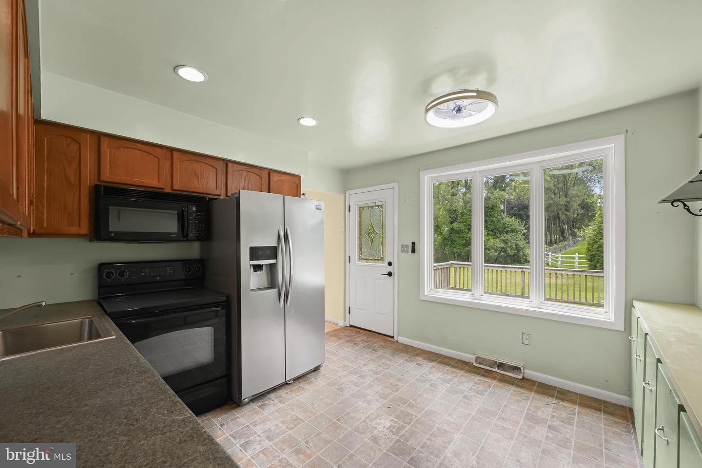 9905 Frederick Road photo 6