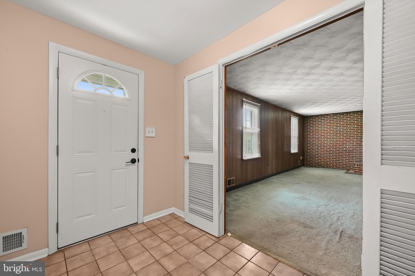 9905 Frederick Road photo 8