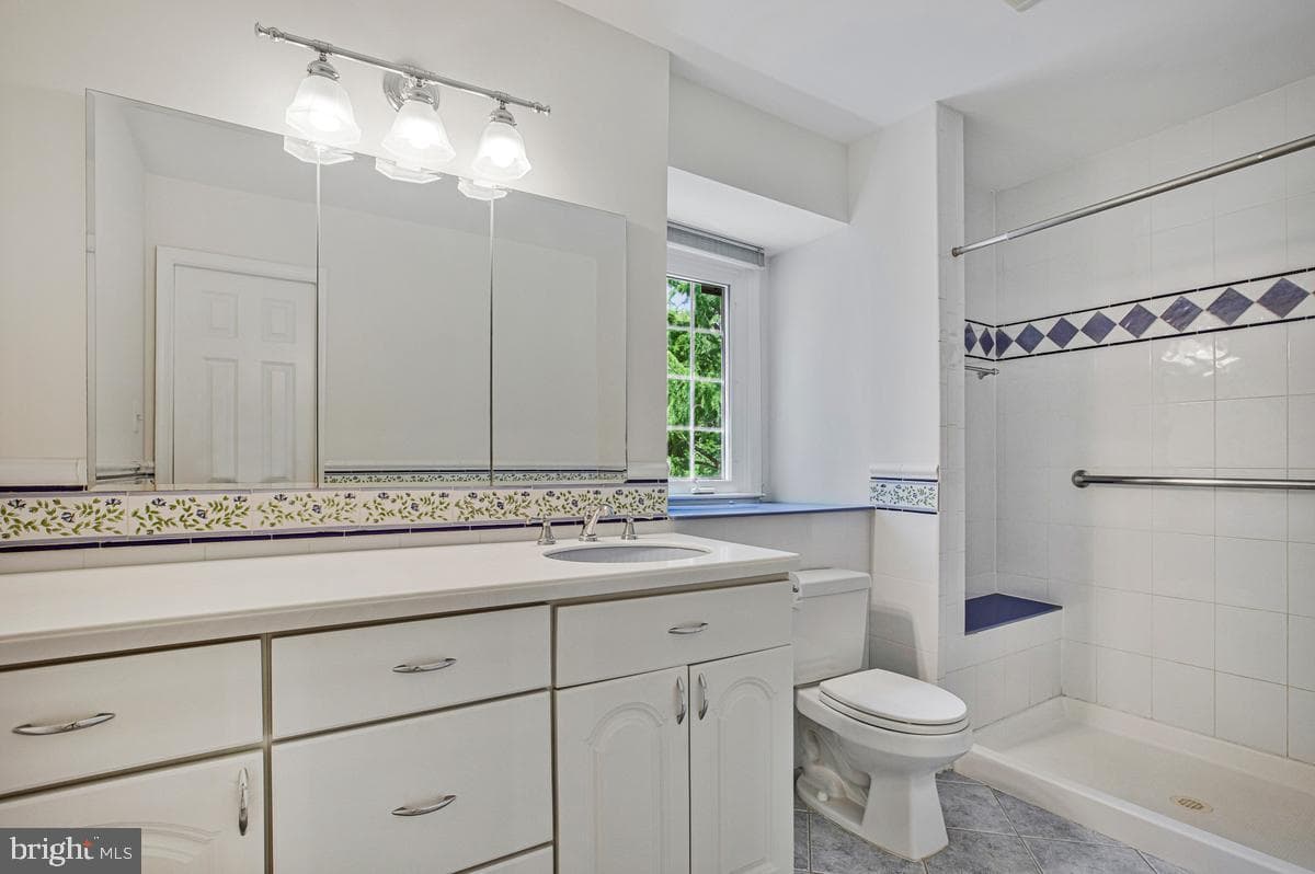 6052 Tamar Drive photo 32