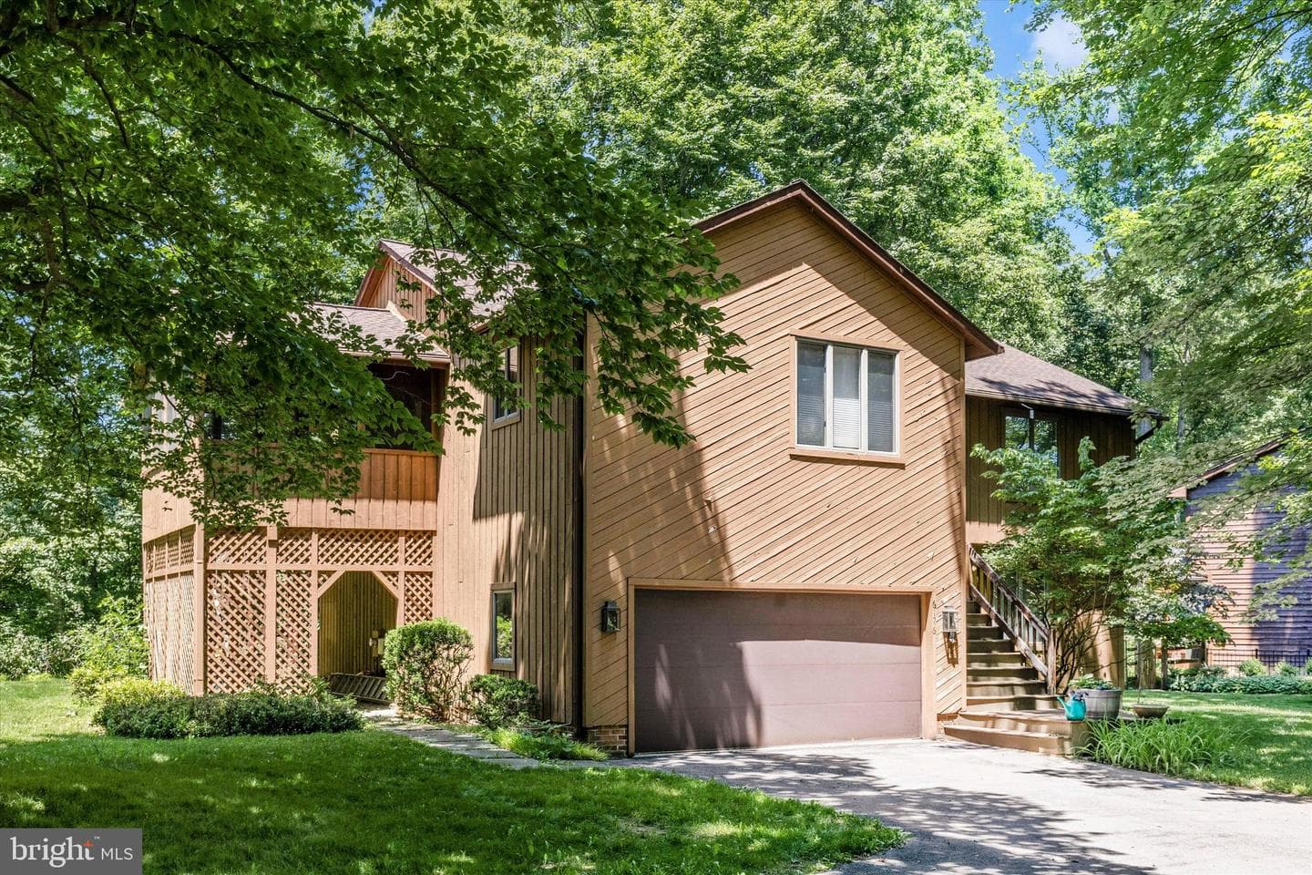 6176 Wooded Run Drive photo 2