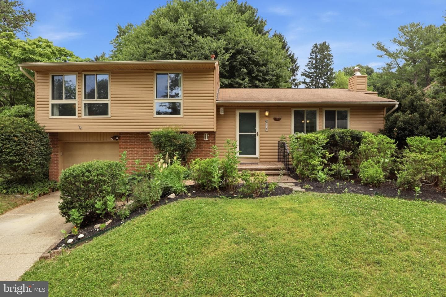 5225 Hayledge Court photo 3