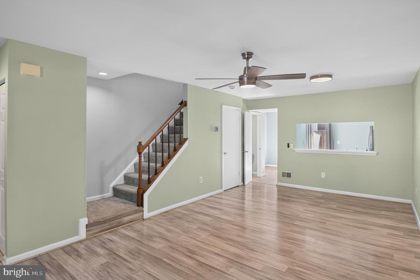 9614 Hingston Dwns photo 4