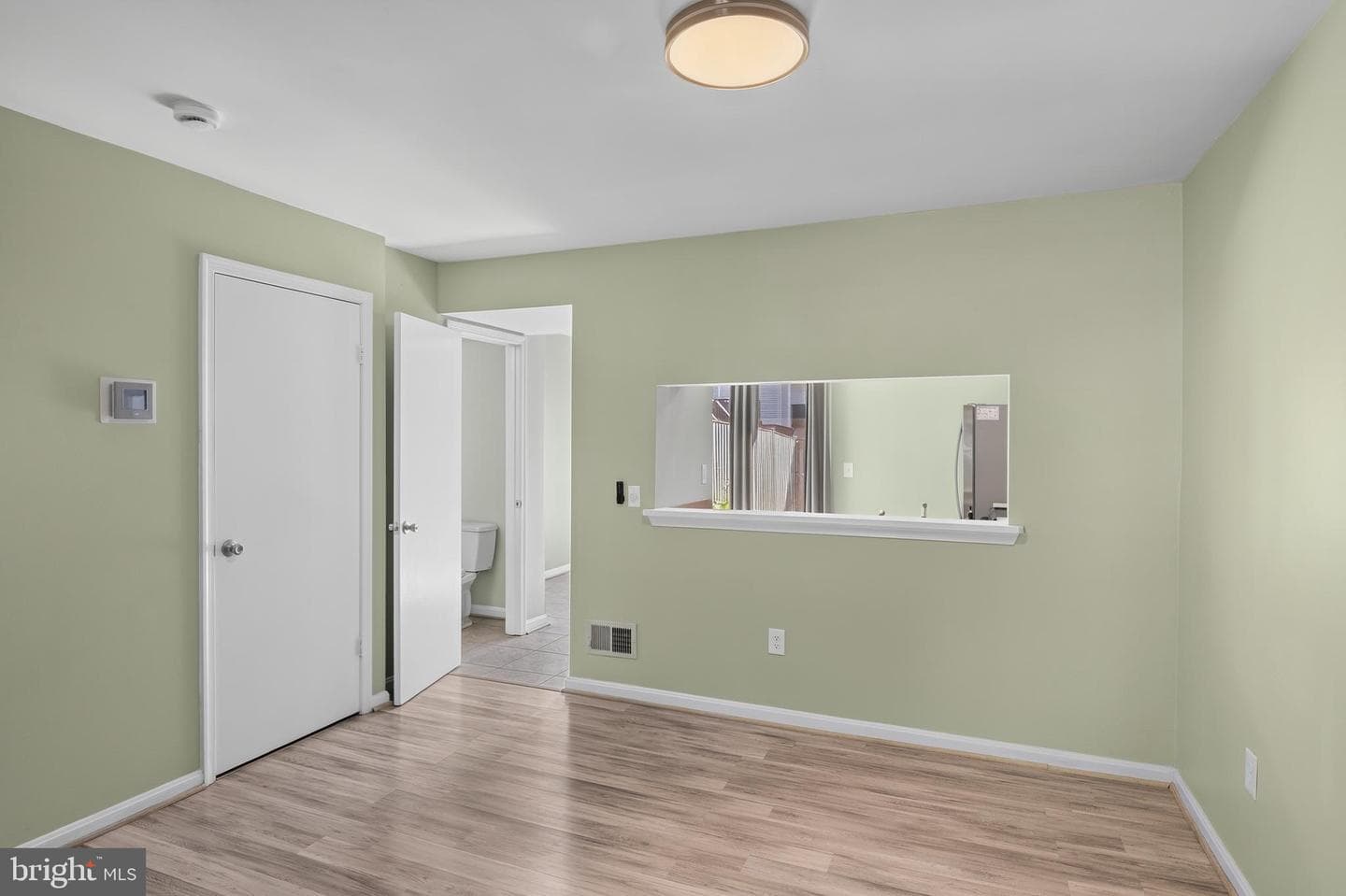 9614 Hingston Dwns photo 6