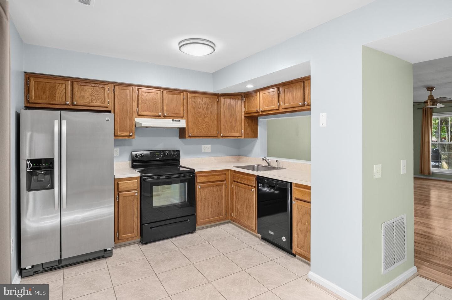 9614 Hingston Dwns photo 7