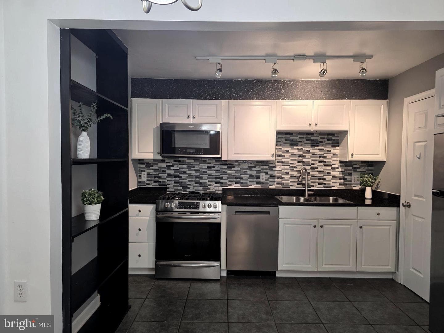 9655 Homestead Court #l photo 4