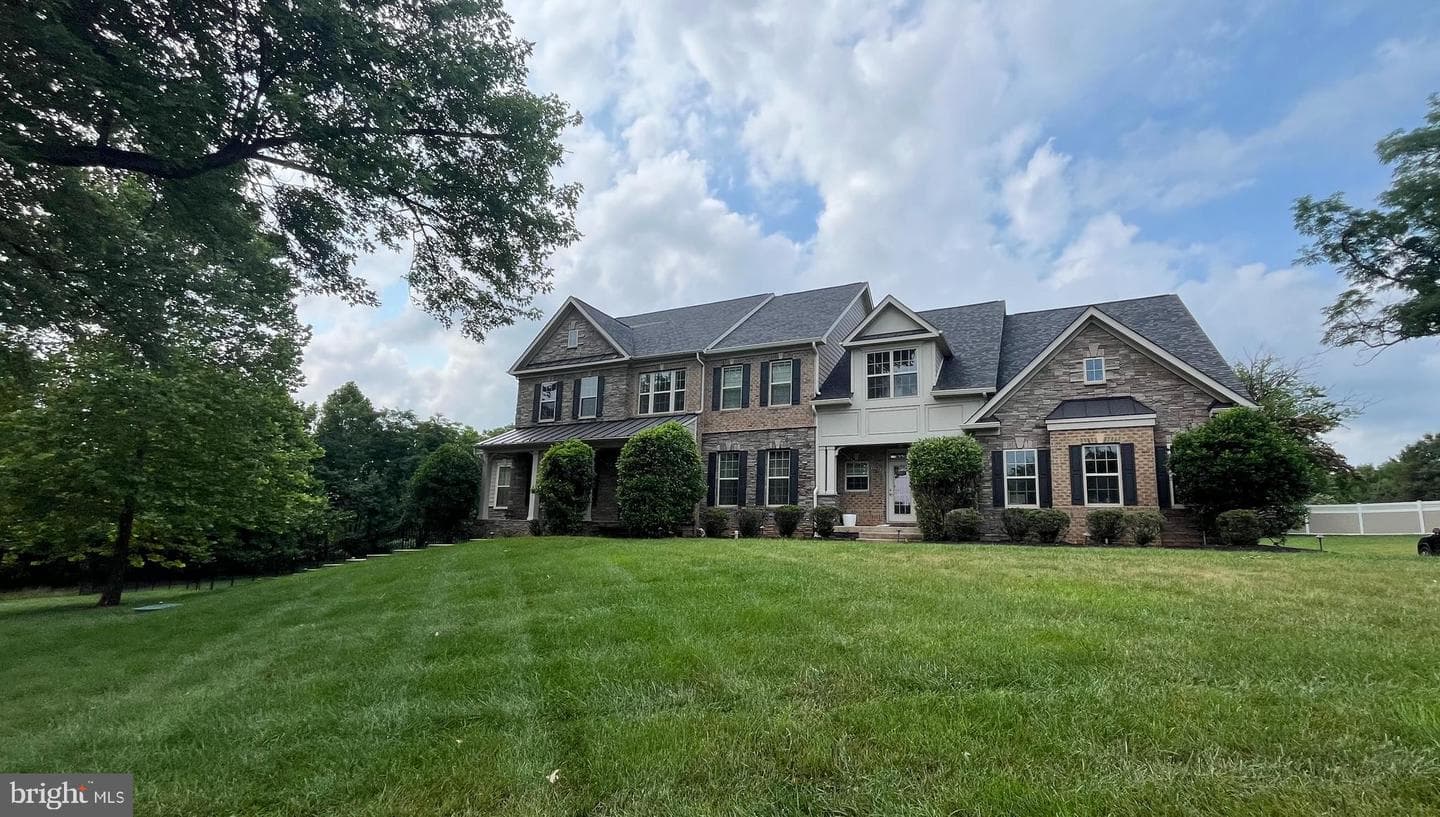 2021 Drovers Lane photo 1