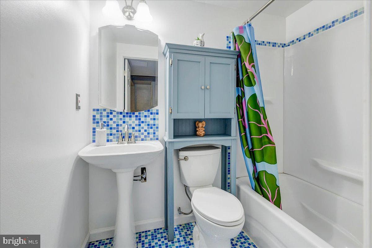 5496 Endicott Lane photo 18