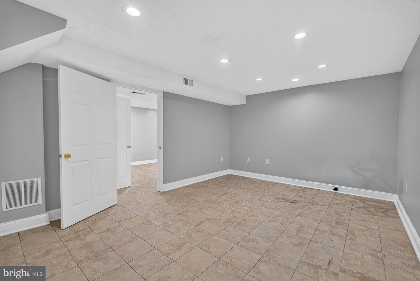 6499 Sedgwick Street photo 31