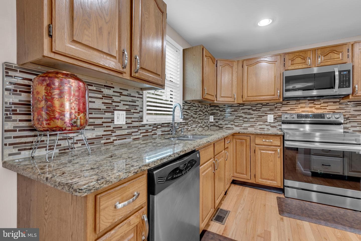 9301 N Laurel Road photo 12