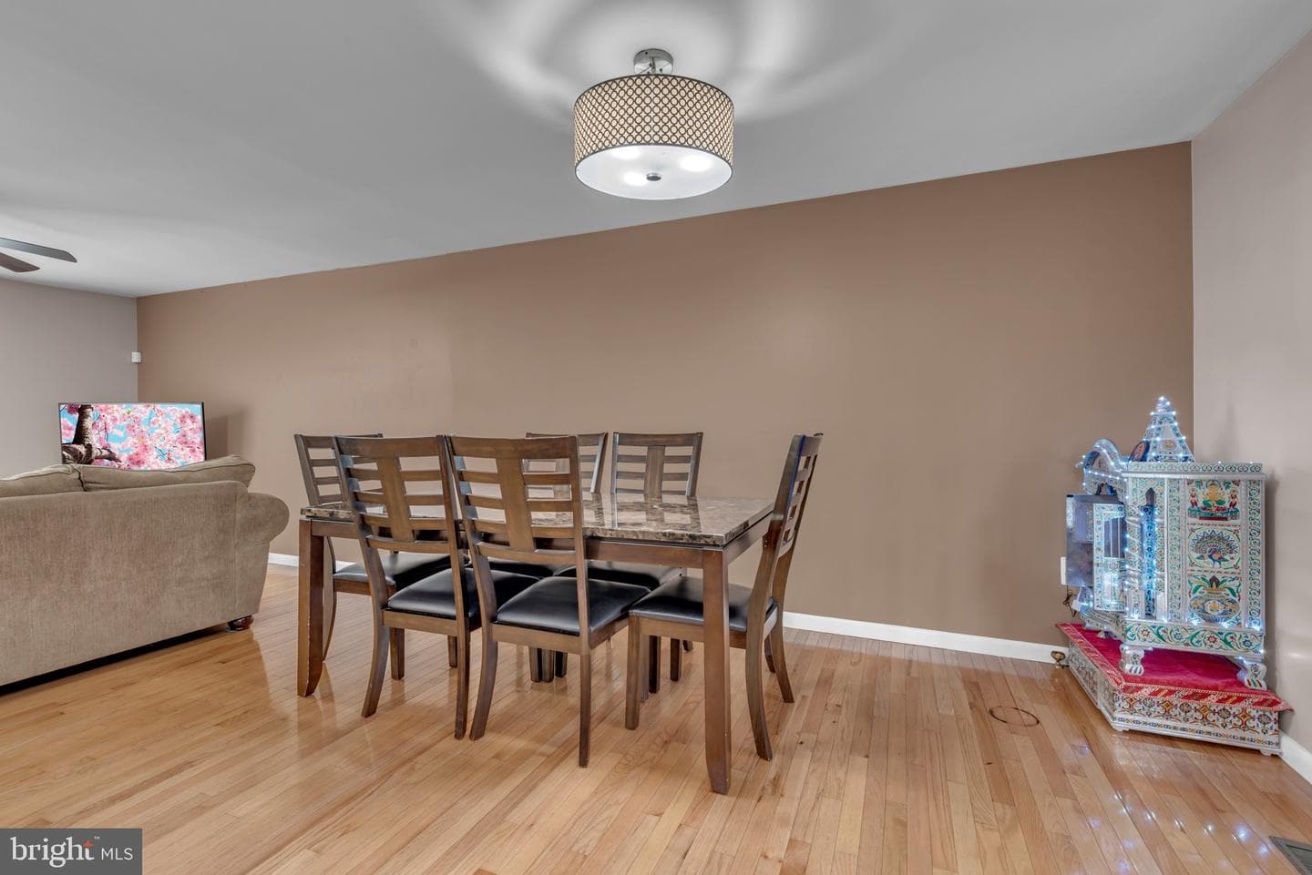9301 N Laurel Road photo 13