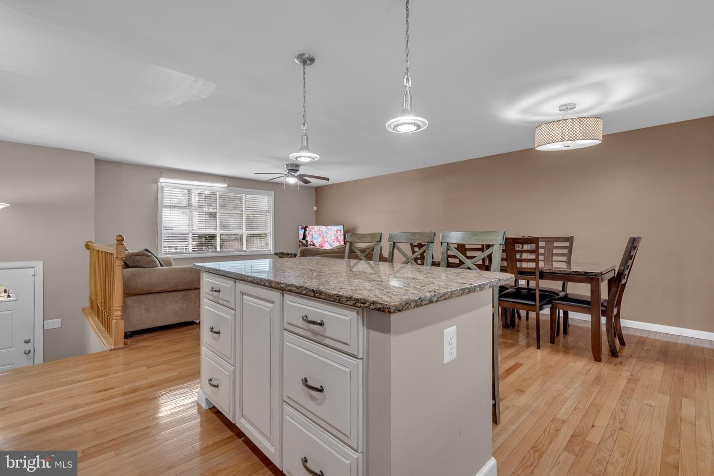 9301 N Laurel Road photo 14