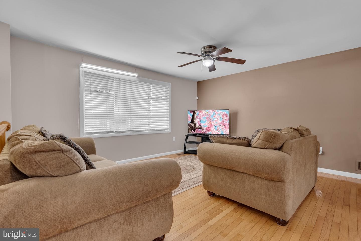 9301 N Laurel Road photo 15