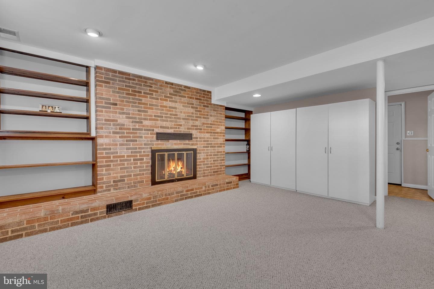 9301 N Laurel Road photo 30