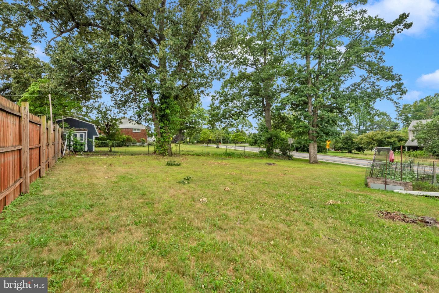 9301 N Laurel Road photo 36