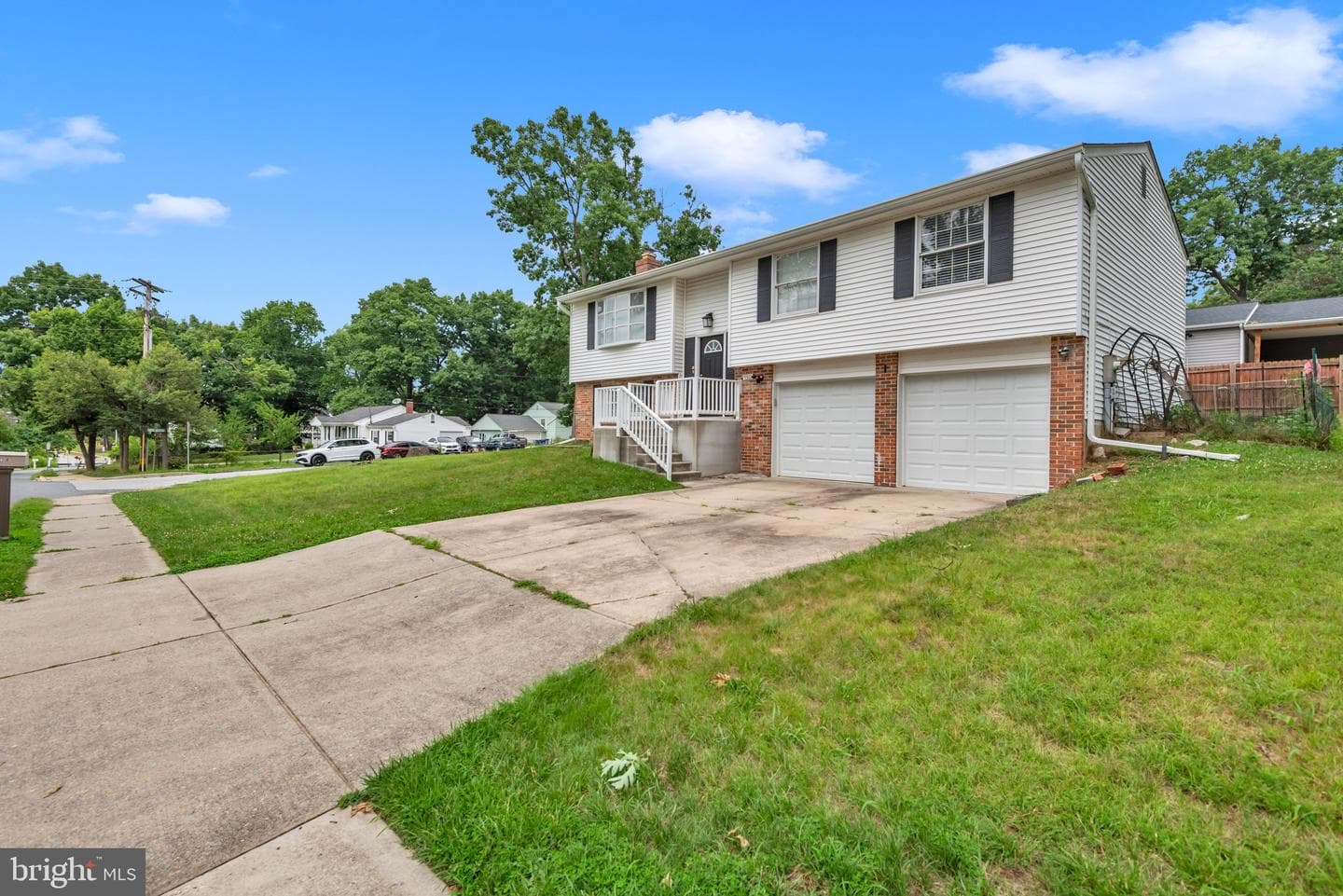 9301 N Laurel Road photo 4