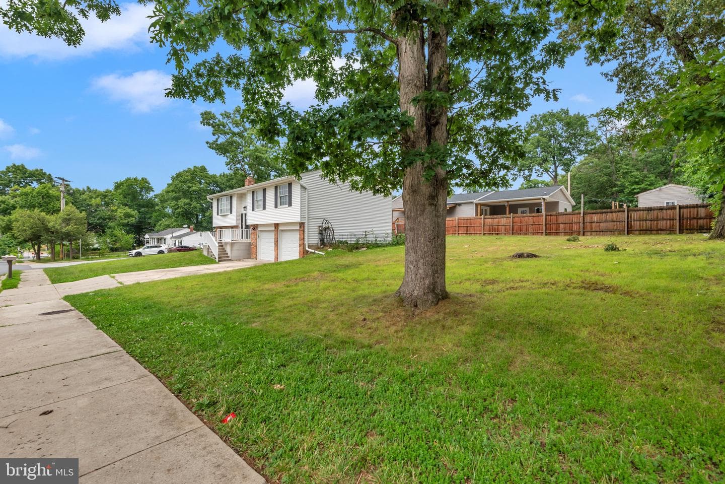 9301 N Laurel Road photo 6