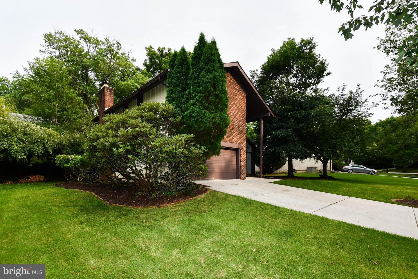 5317 Lightning View Road, Columbia