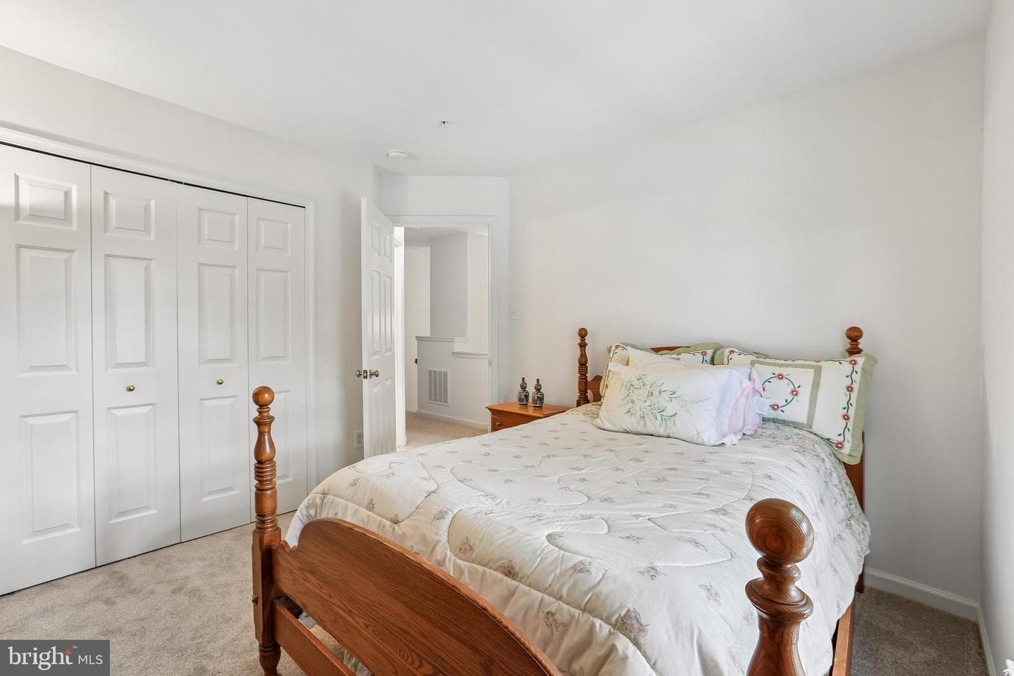 10727 Hillingdon Road photo 37