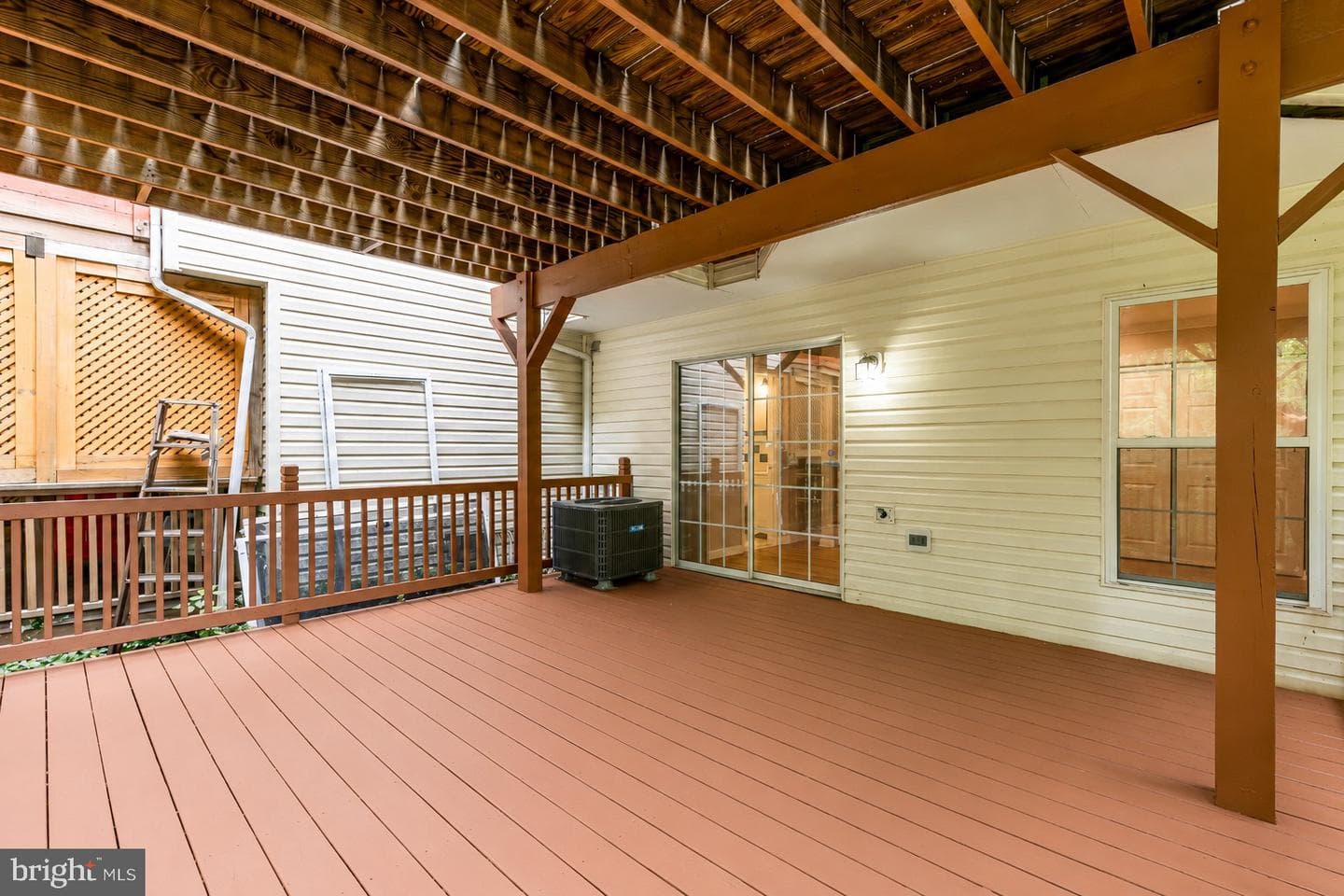 5748 Goldfinch Court photo 14
