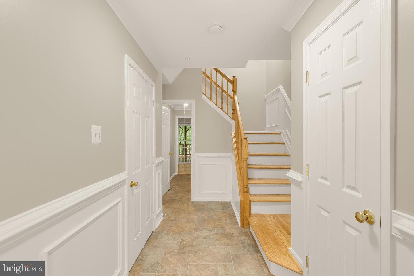 5748 Goldfinch Court photo 4