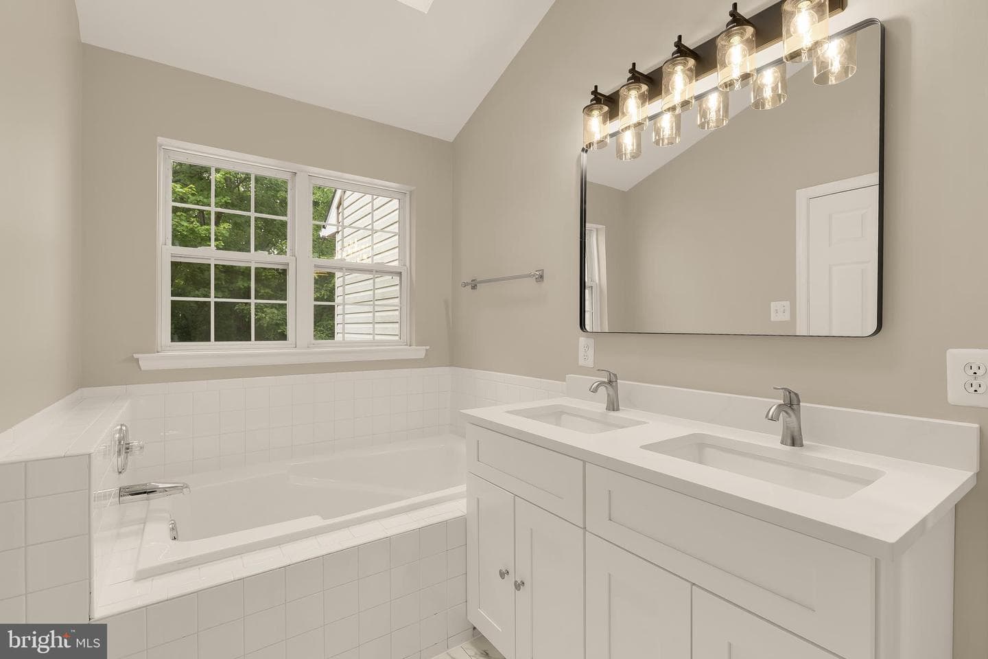 5748 Goldfinch Court photo 45