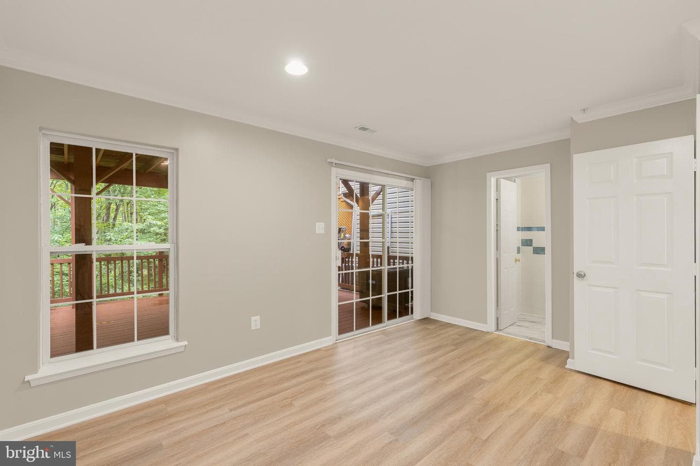 5748 Goldfinch Court photo 8