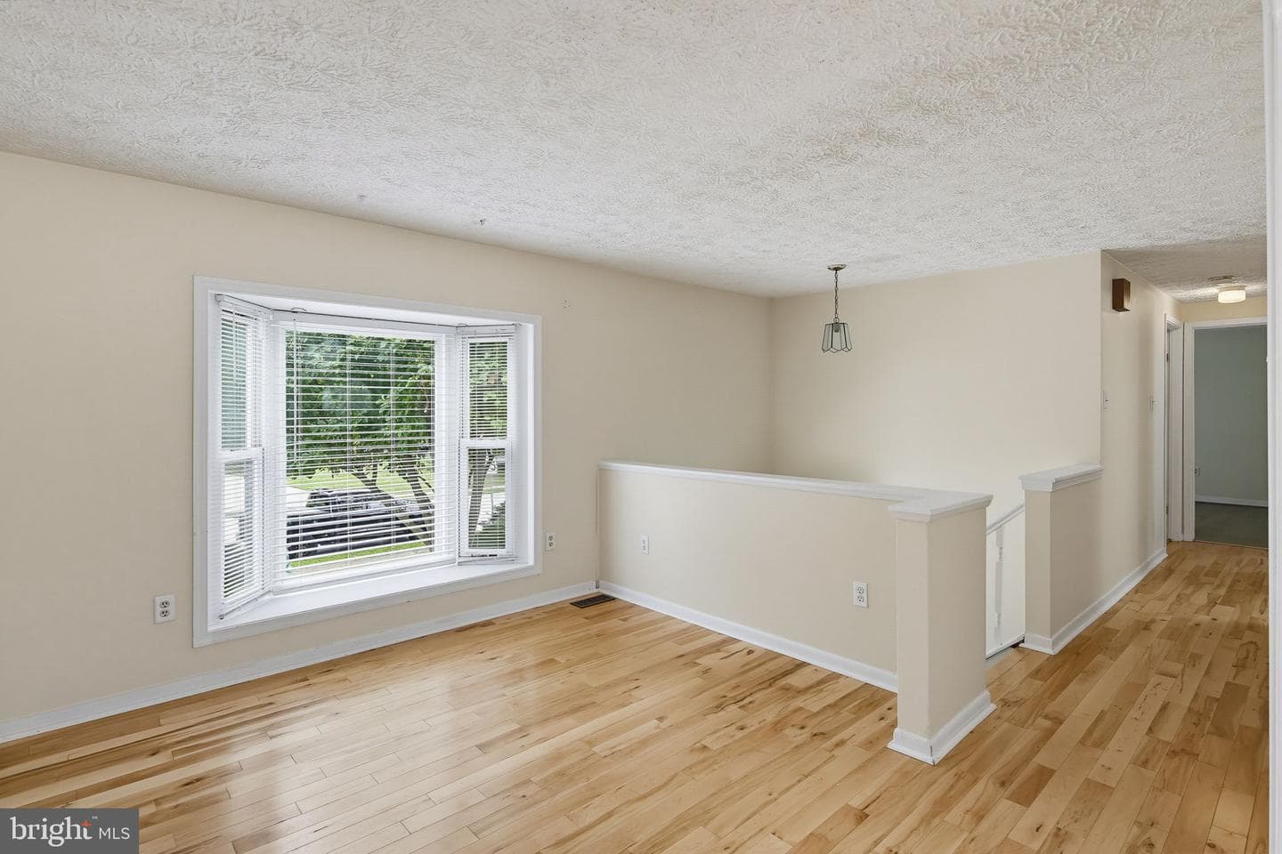 5571 Hunting Horn Drive photo 2