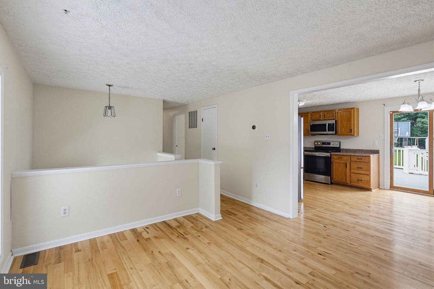 5571 Hunting Horn Drive photo 3