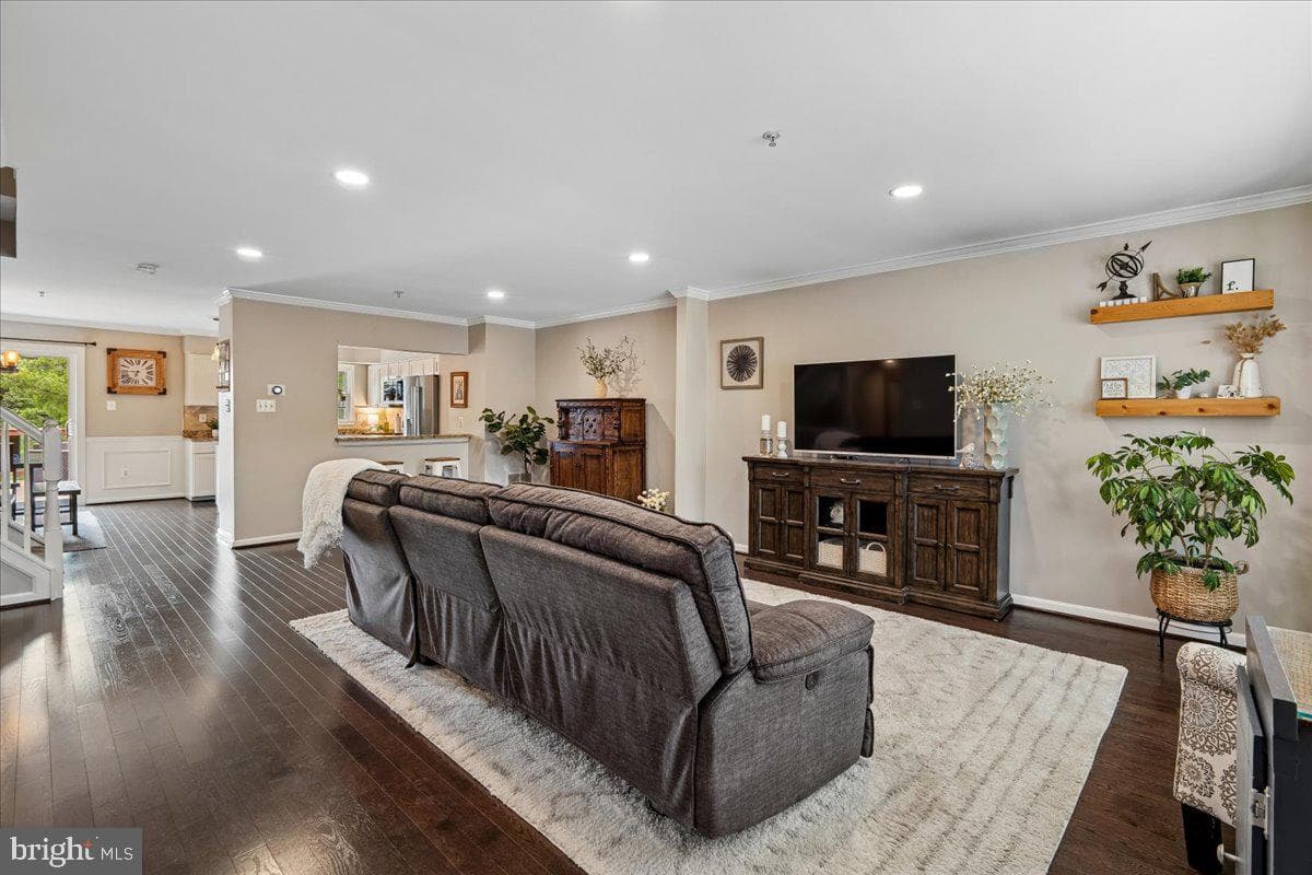 6305 Hampton Place photo 5