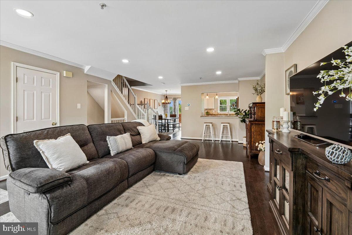 6305 Hampton Place photo 6