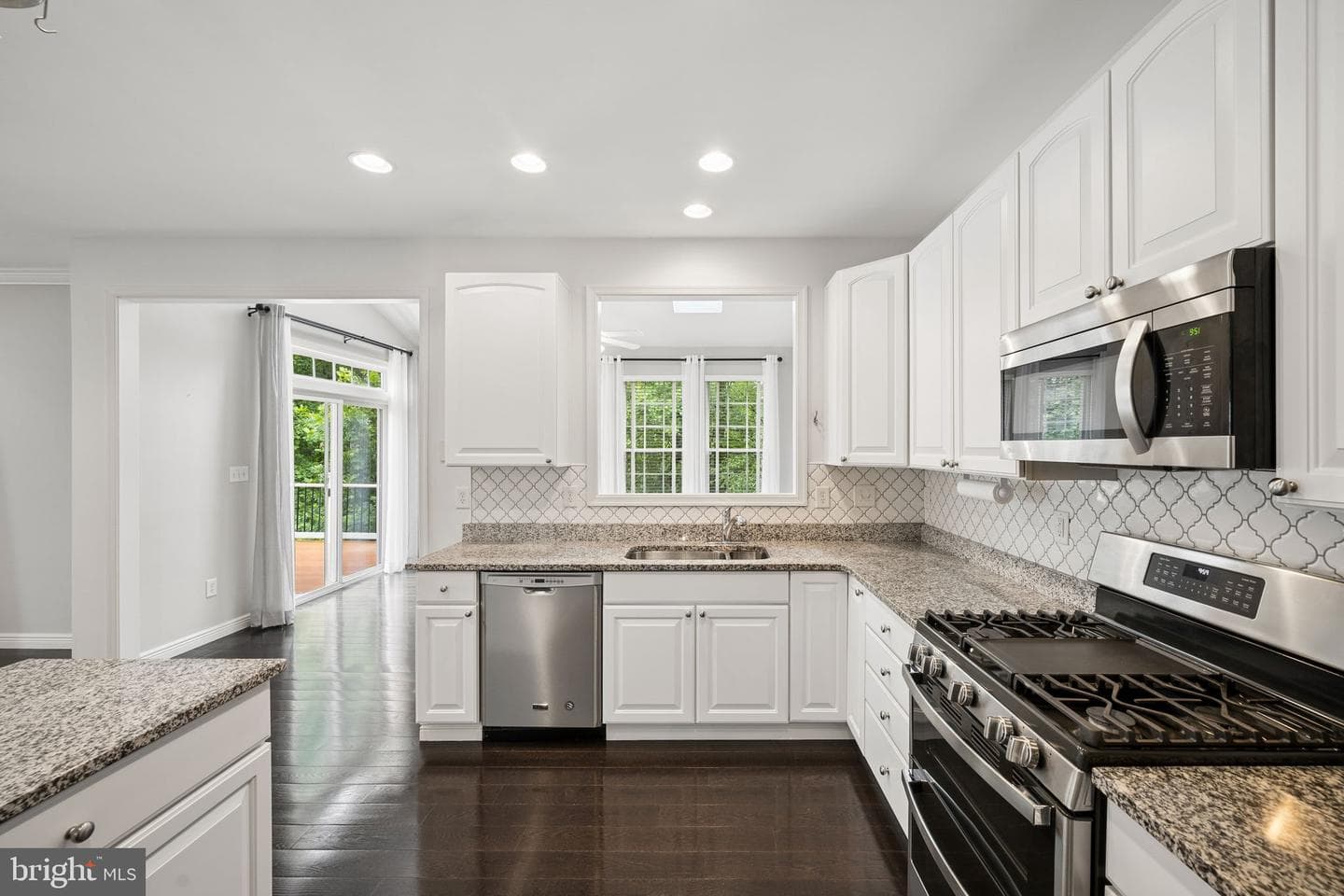 7239 Lyndsey Way photo 4