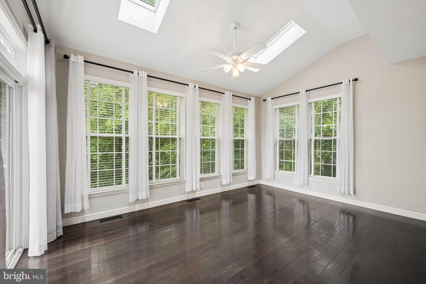 7239 Lyndsey Way photo 8