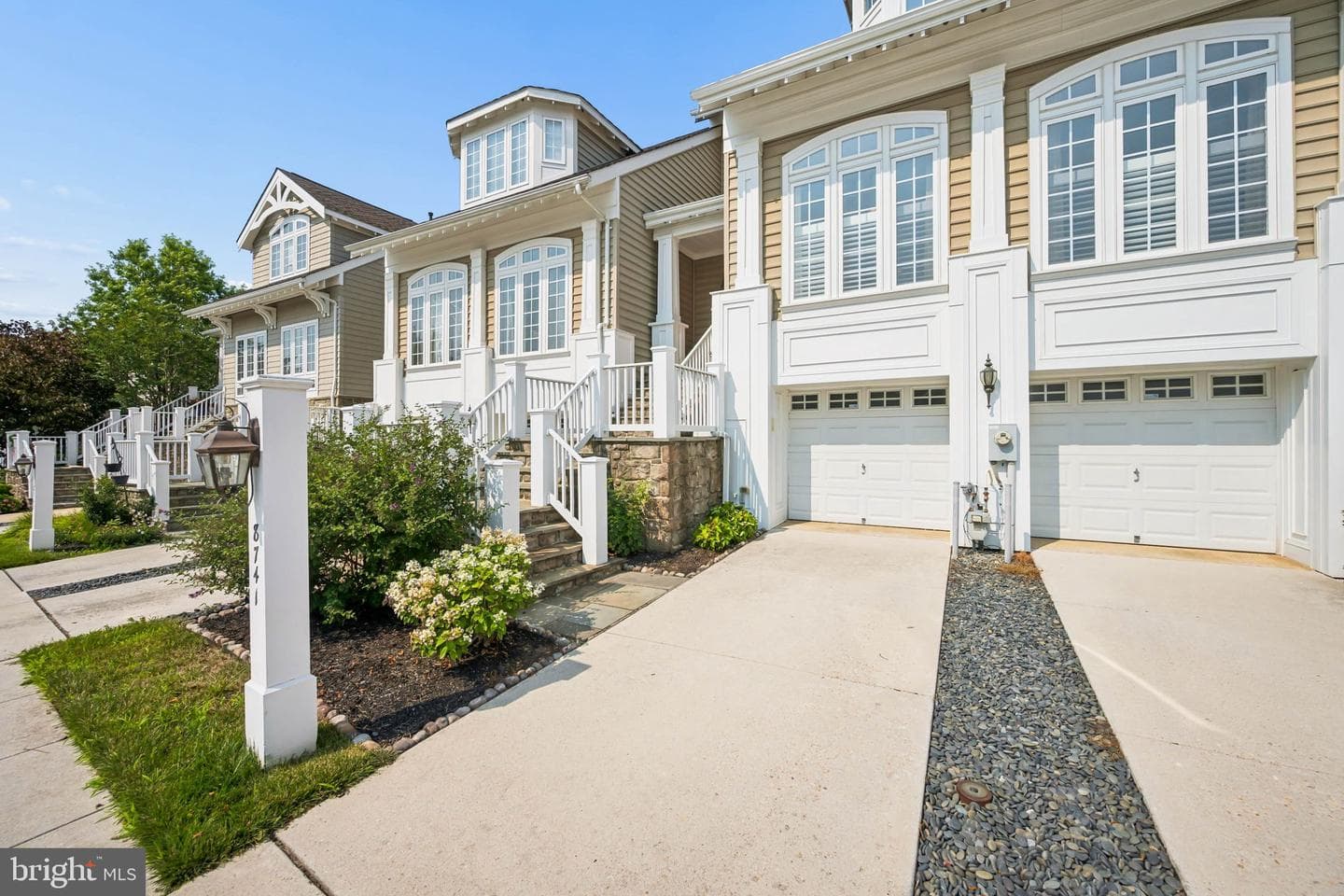 8741 Lake Edge Drive photo 3