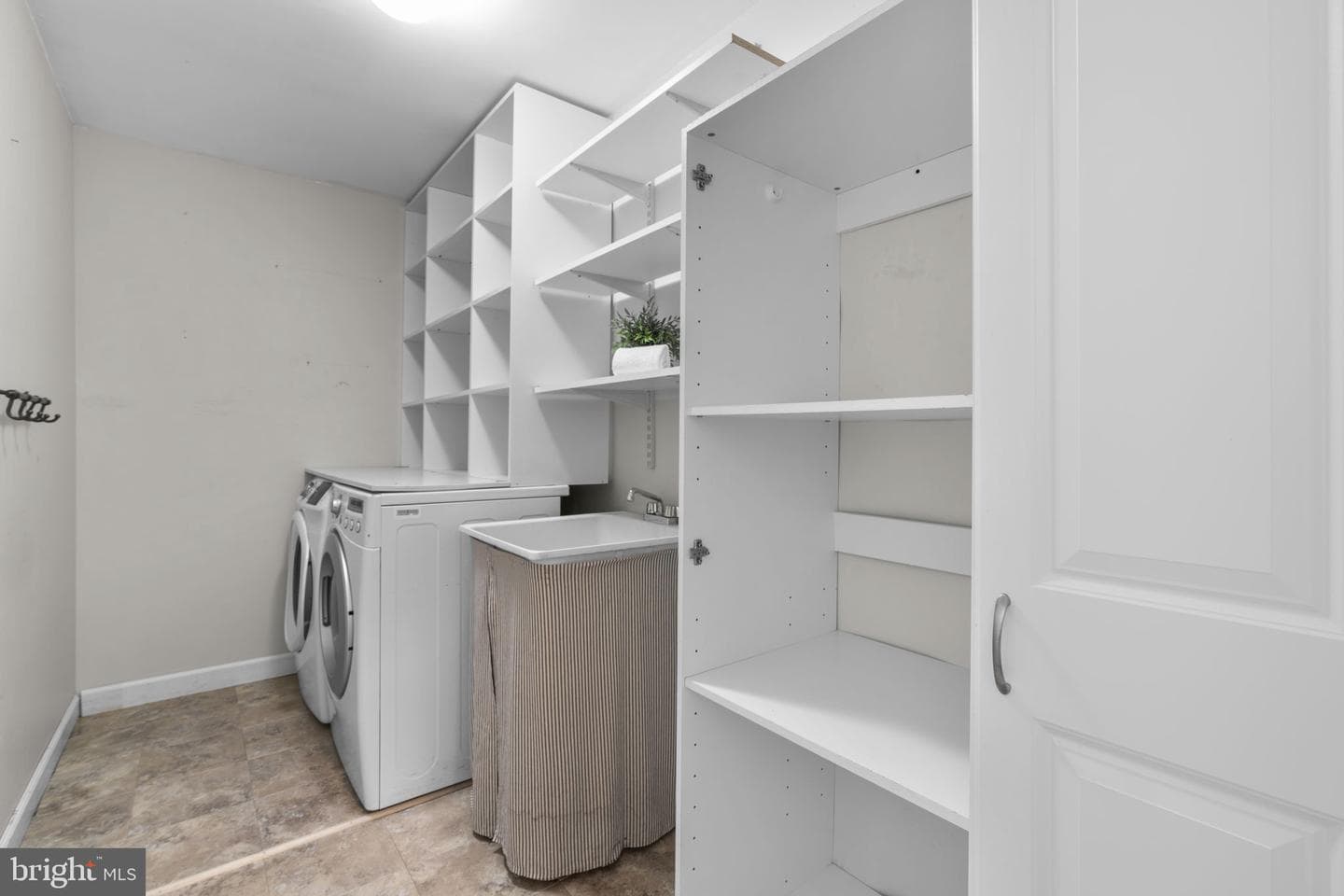 8308 Spring Breeze Court photo 28