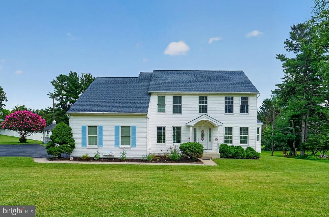 2903 Chestnut Hill Drive photo 1