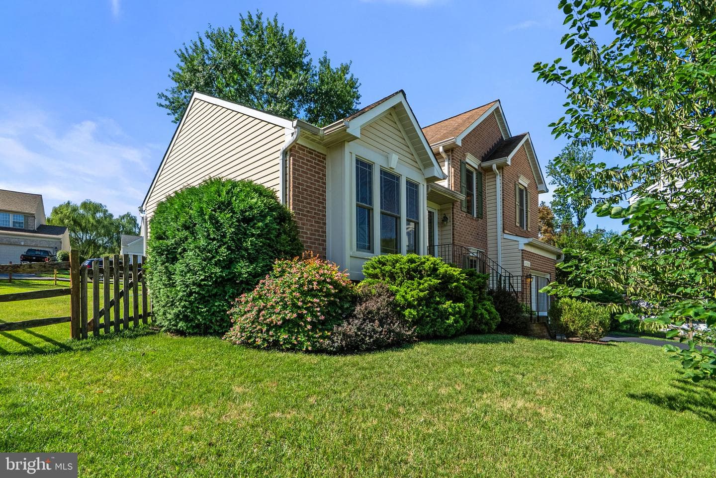 9543 Ridgeview Drive photo 2