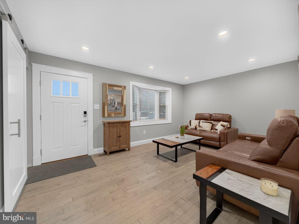 10124 Stansfield Road photo 7