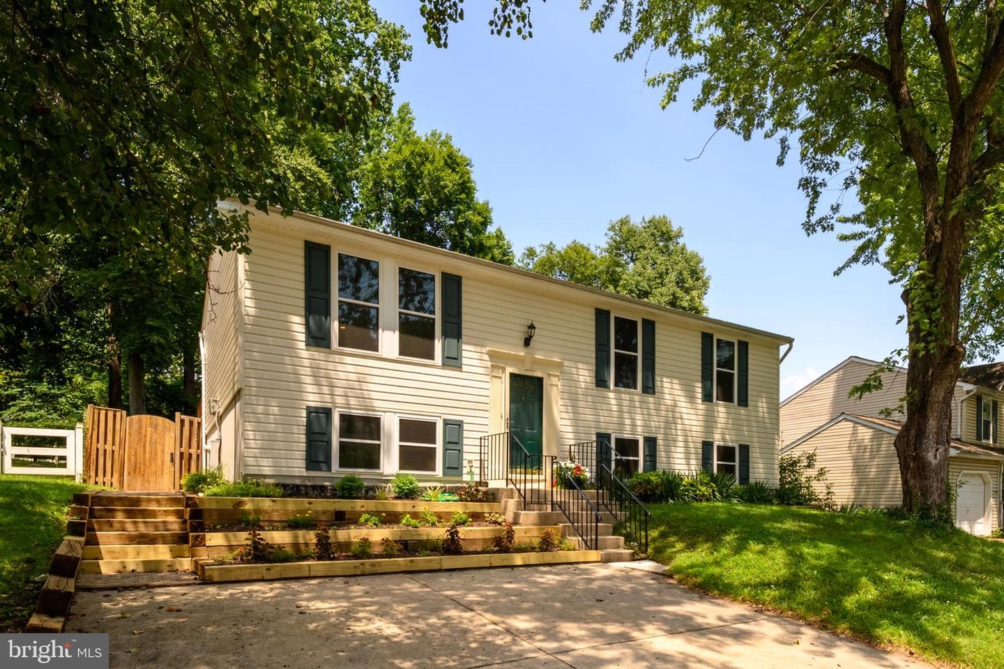 6110 Kyle Leaf Court photo 2