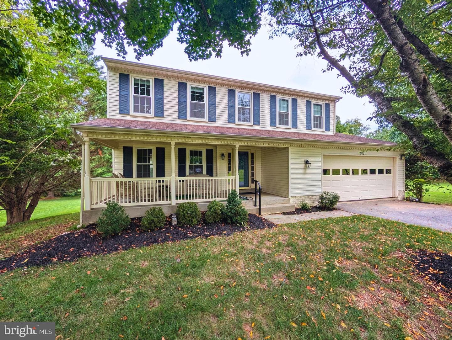 9191 Victoria Dr photo 1