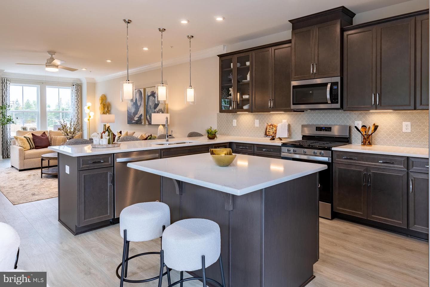 4202 Crested View photo 1