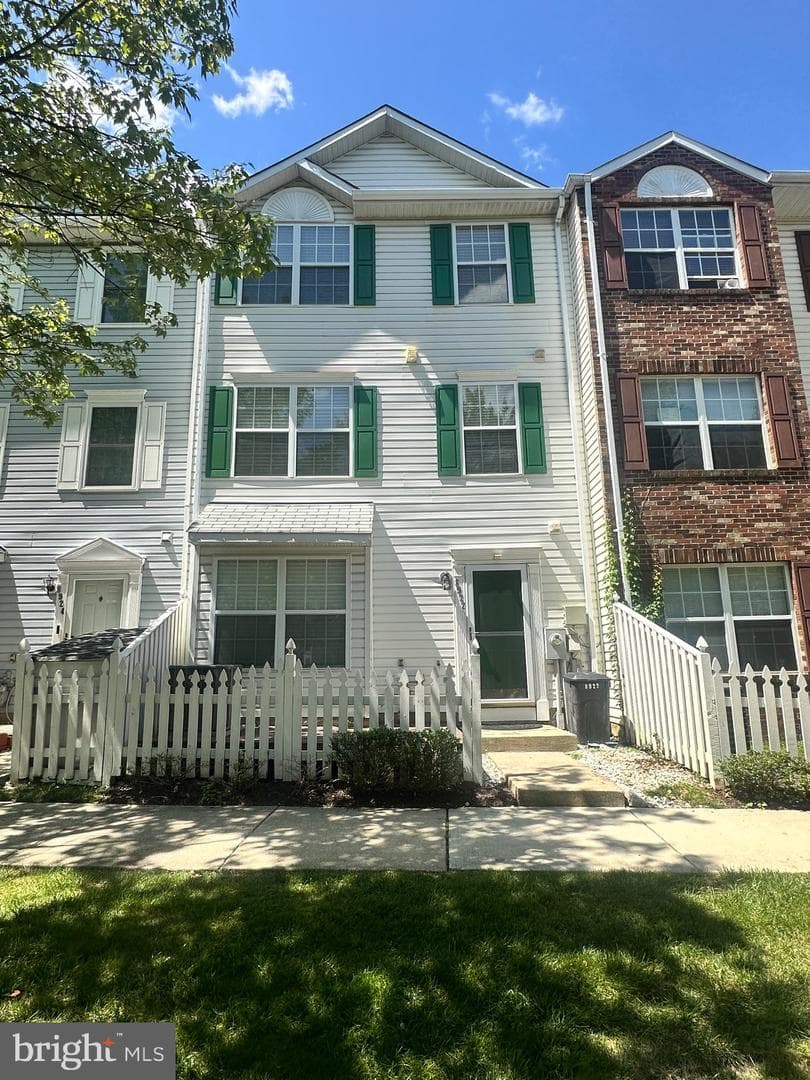 8922 Mallard Court photo 1