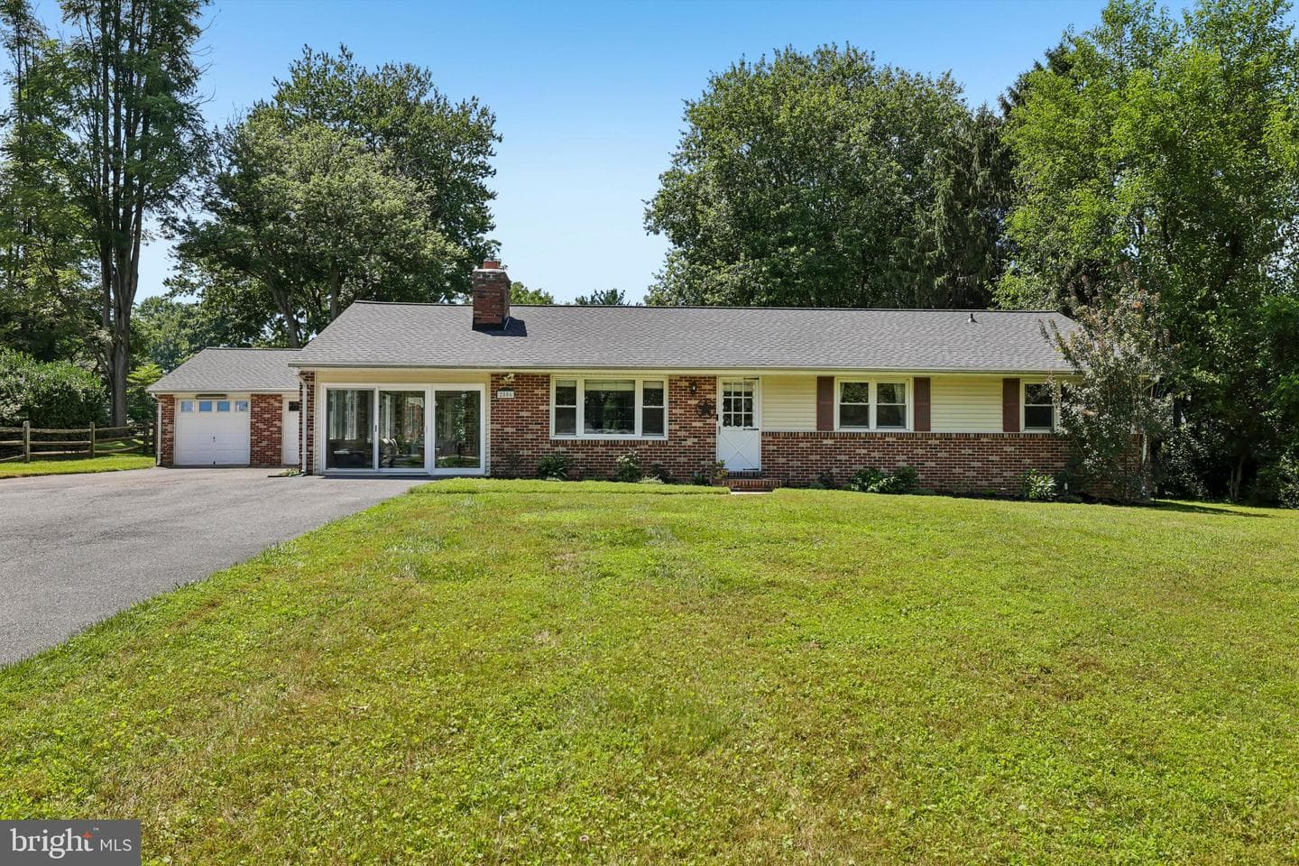 2806 Pinewick Road photo 1
