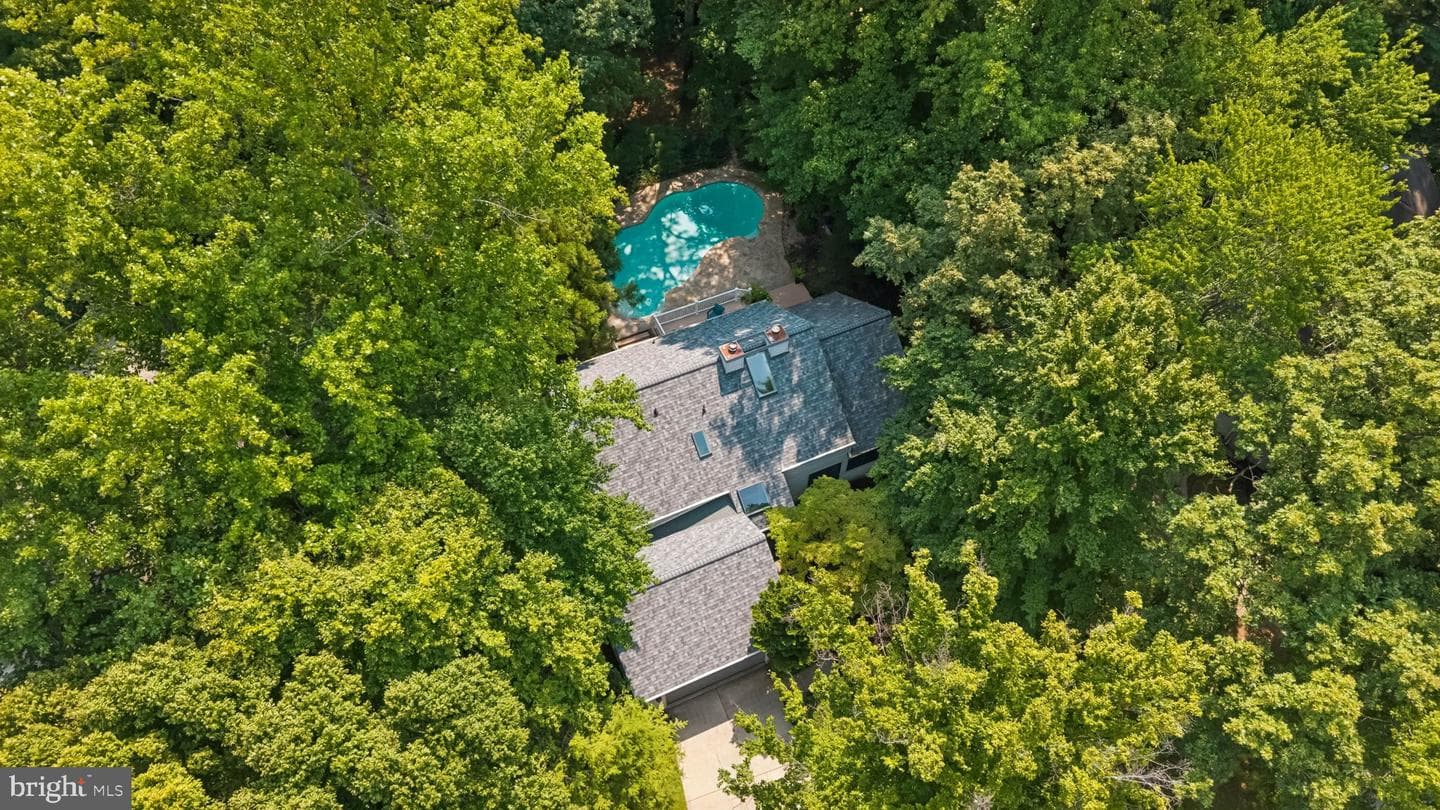 6147 Llanfair Drive photo 1