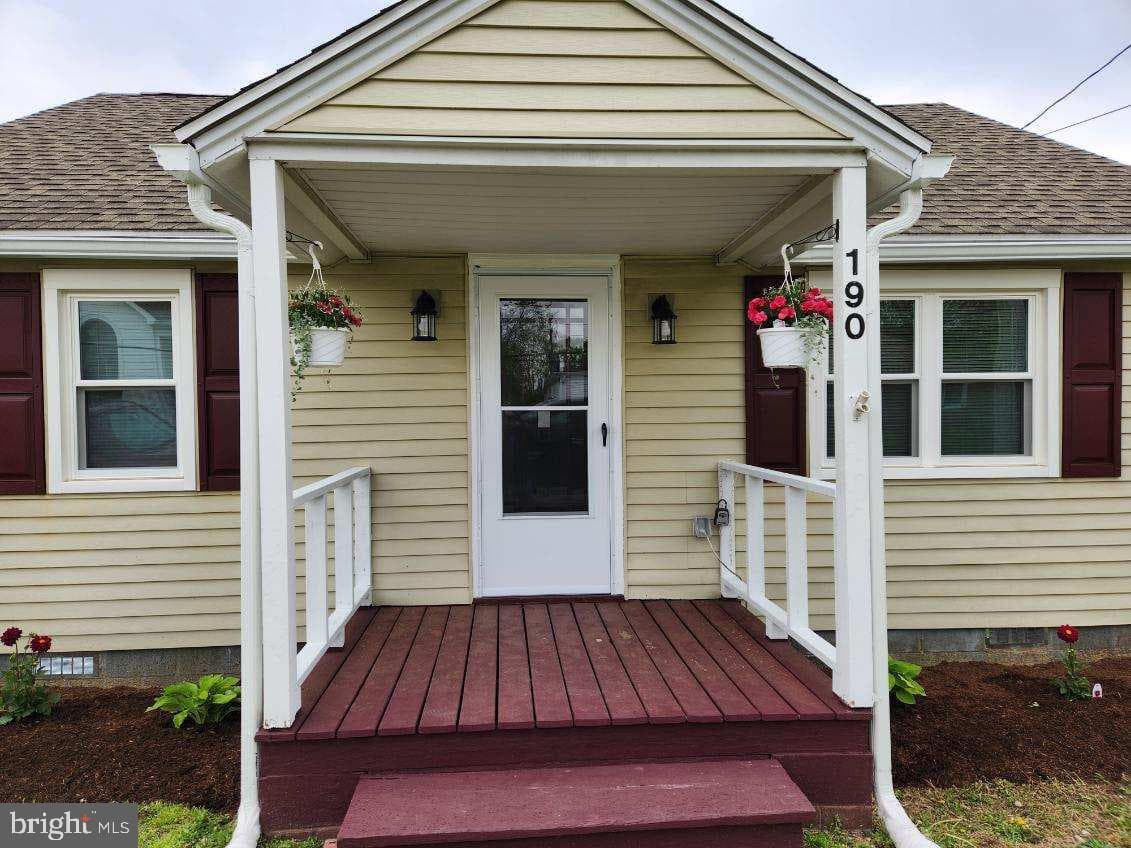 190 Comegys Street photo 2