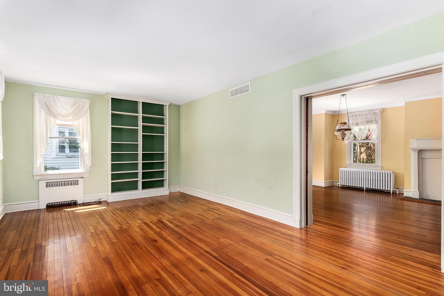 108 N Queen Street photo 4