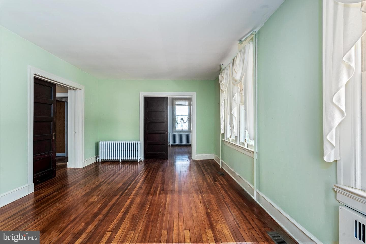 108 N Queen Street photo 9