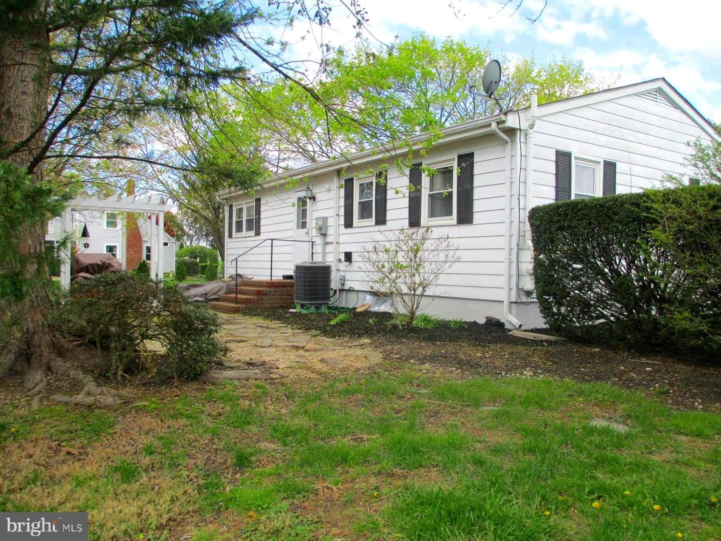 25241 Porters Grove Road photo 4