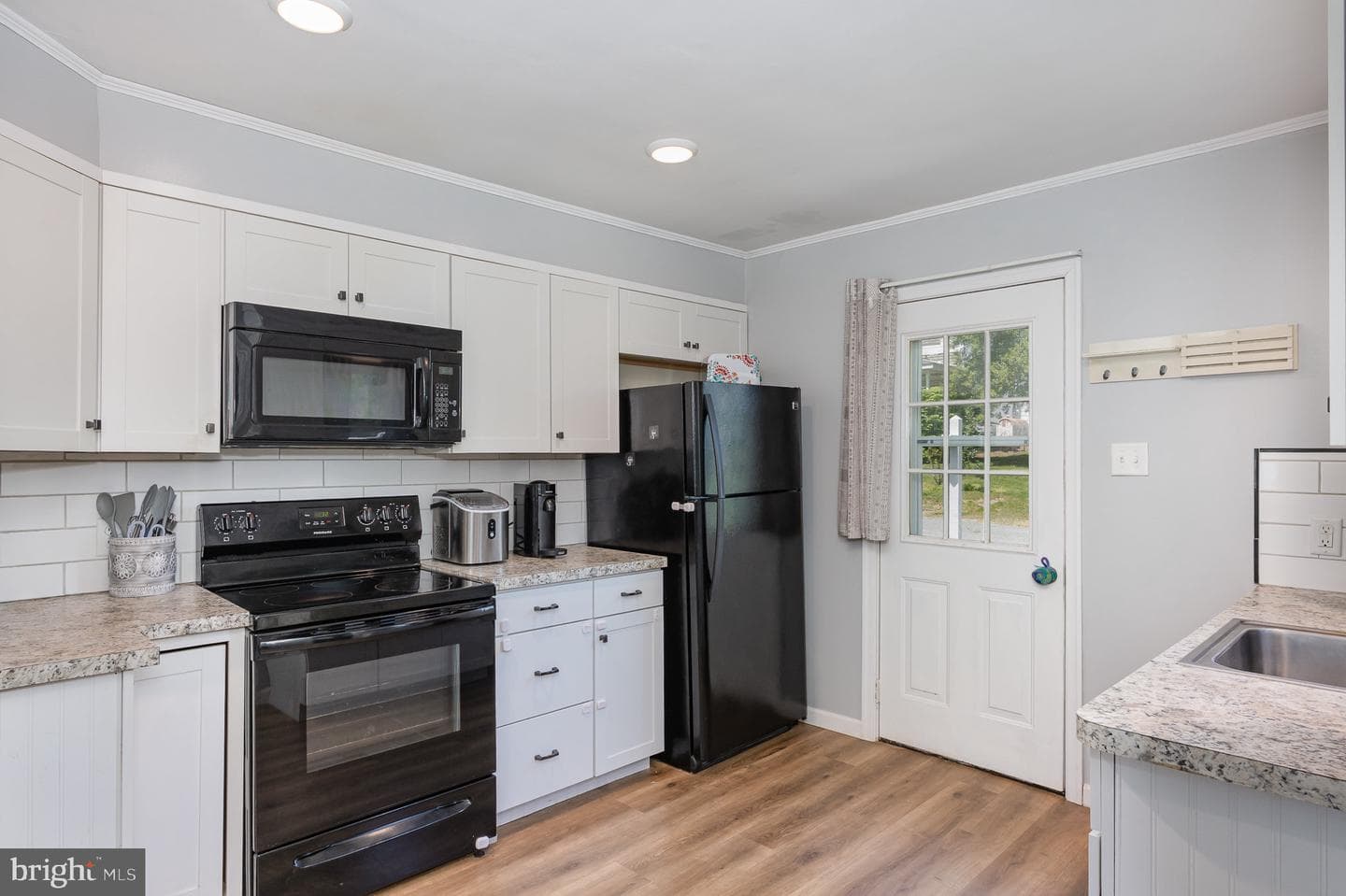 26679 Maple Avenue photo 10