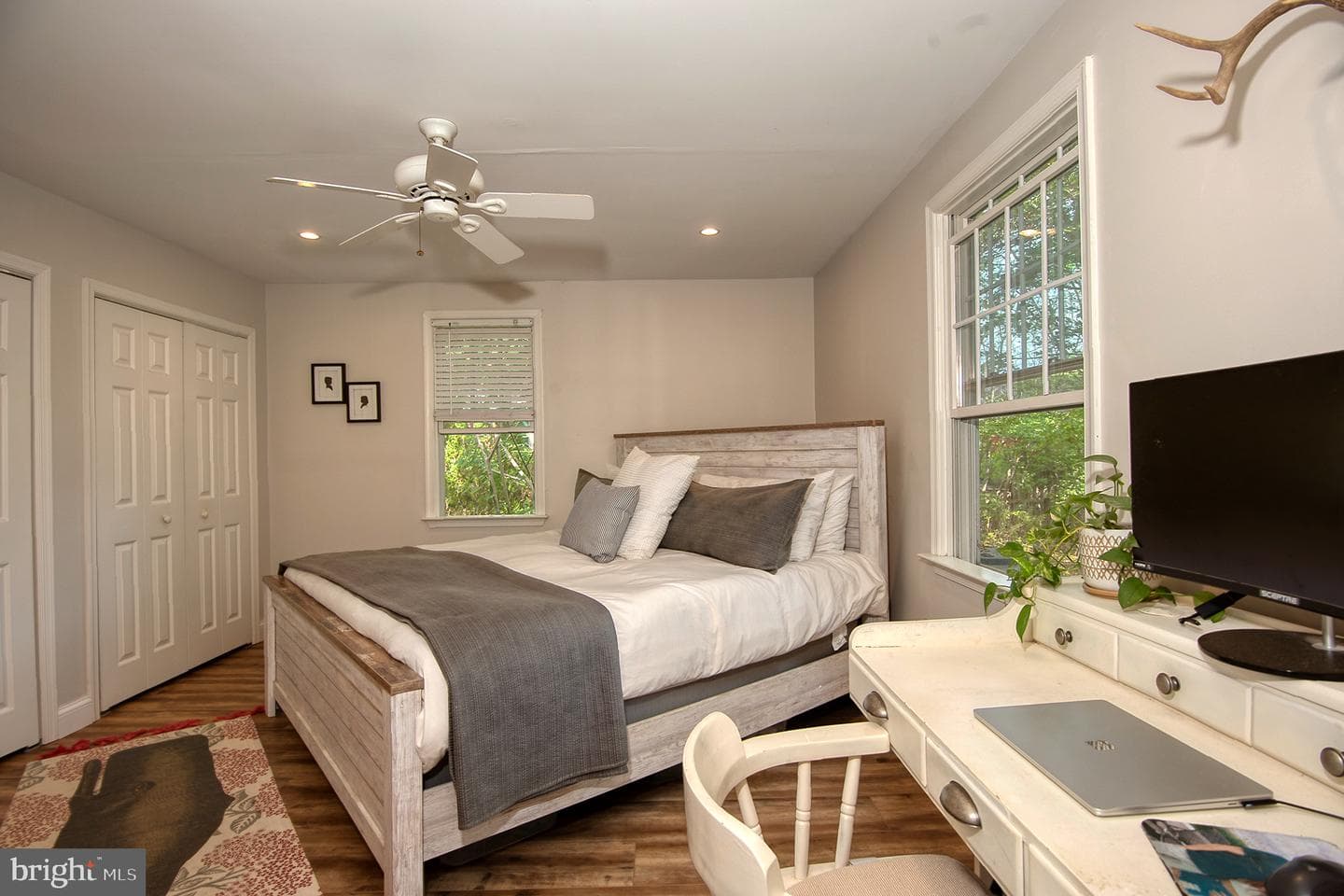 5697 Walnut Street photo 13